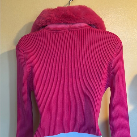 Love Tree Women's Pink Sweater with Faux Fur Collar - Picture 5 of 7